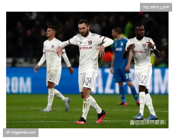 摩纳哥1-3里昂，库利巴利飞踹染红重现南非世界杯争议一幕